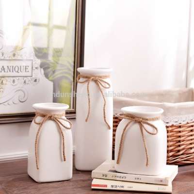 wholesale 3-pieces set white porcelain milk jug vase with rope for desktop centerpieces