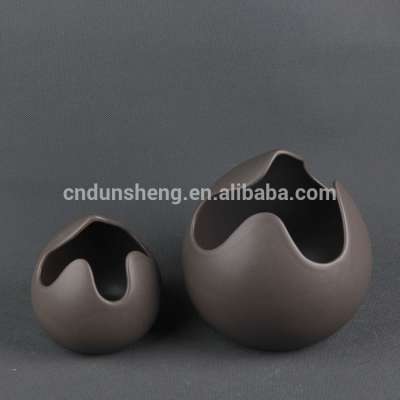 Wholesale 4-pieces brown porcelain eggshell shaped vase+planter,matt finish centerpieces